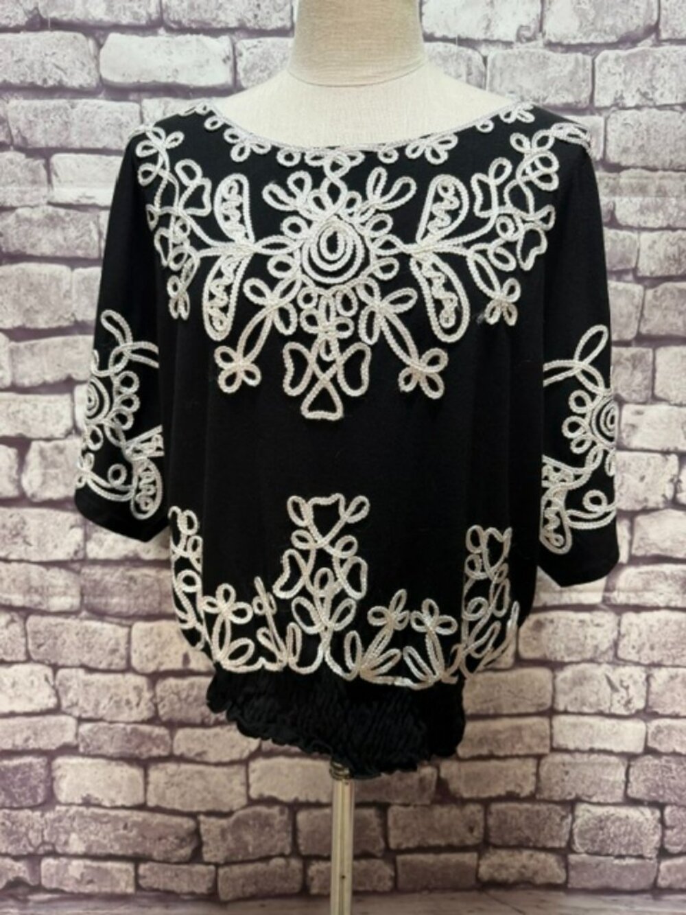 Lauren Michelle Black & White Blouse Size M